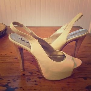 Qupid peep toe heels
